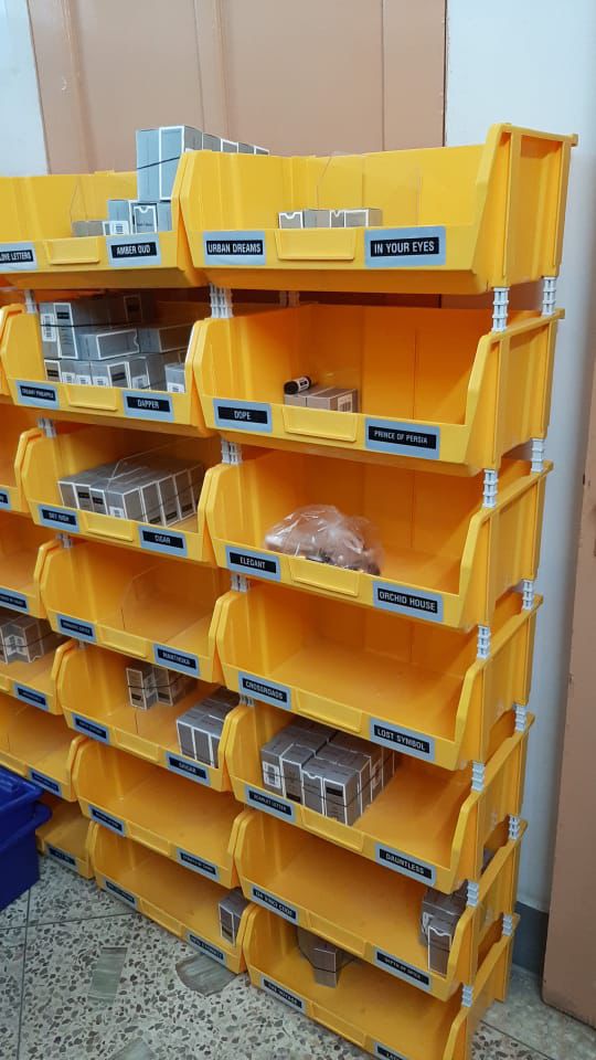 Plastic storage bins & containers